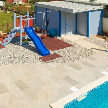 Vila Blue Pearl
