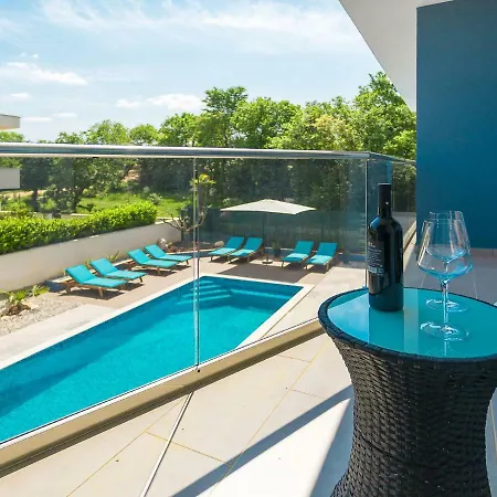 Vila Blue Pearl